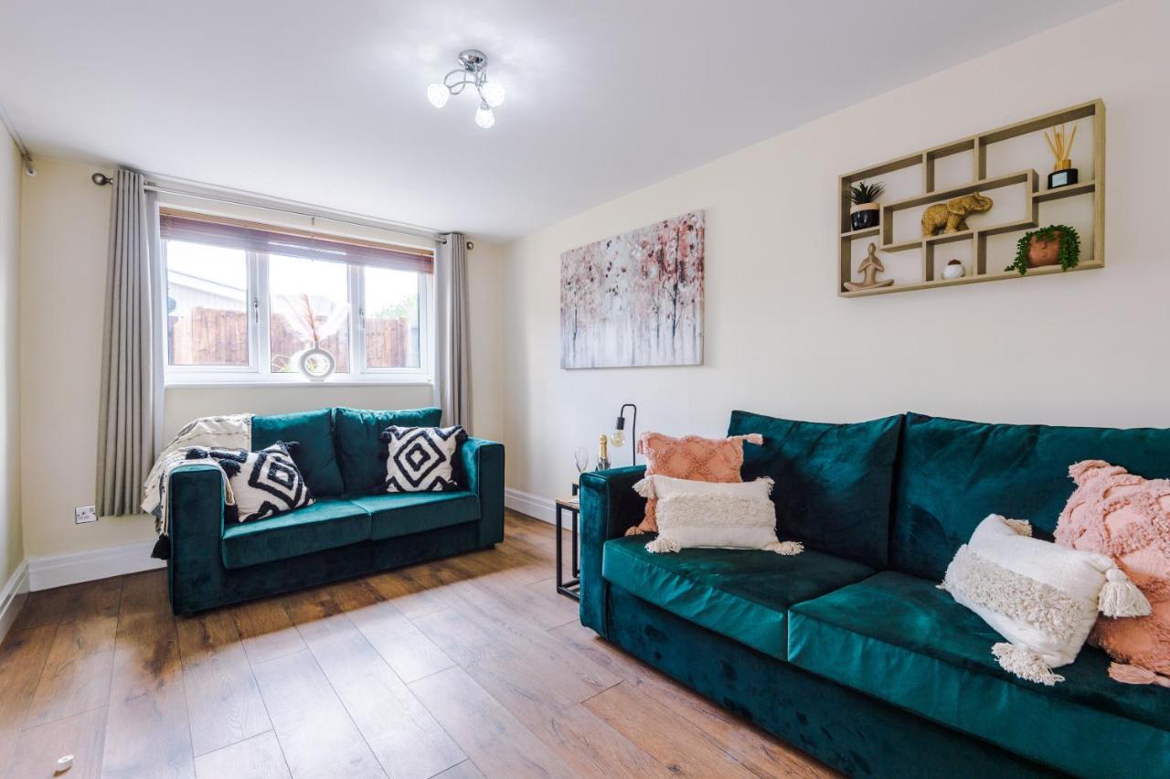 Charming 3-Bed Cottage In Chester, Ideal For Families & Workers, Free Parking - Sleeps 7 Екстериор снимка