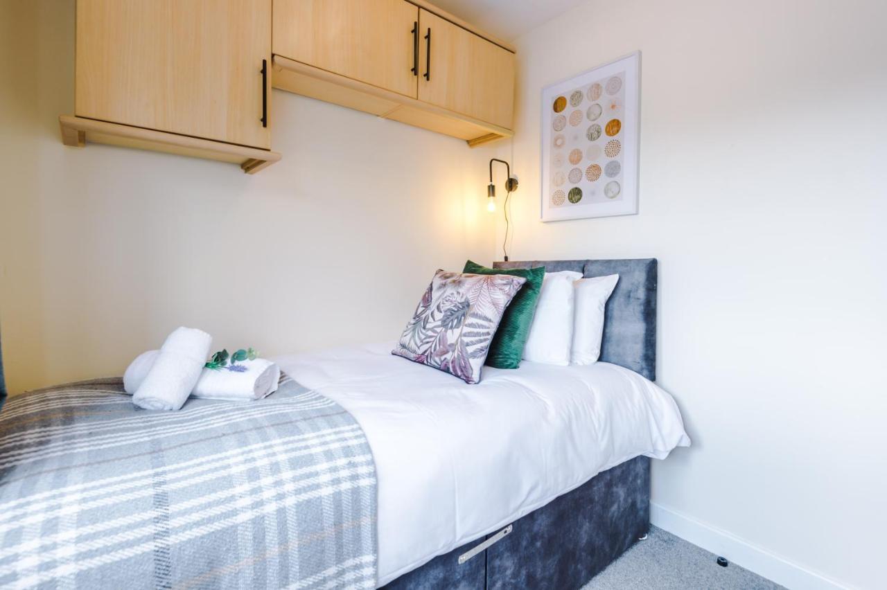 Charming 3-Bed Cottage In Chester, Ideal For Families & Workers, Free Parking - Sleeps 7 Екстериор снимка