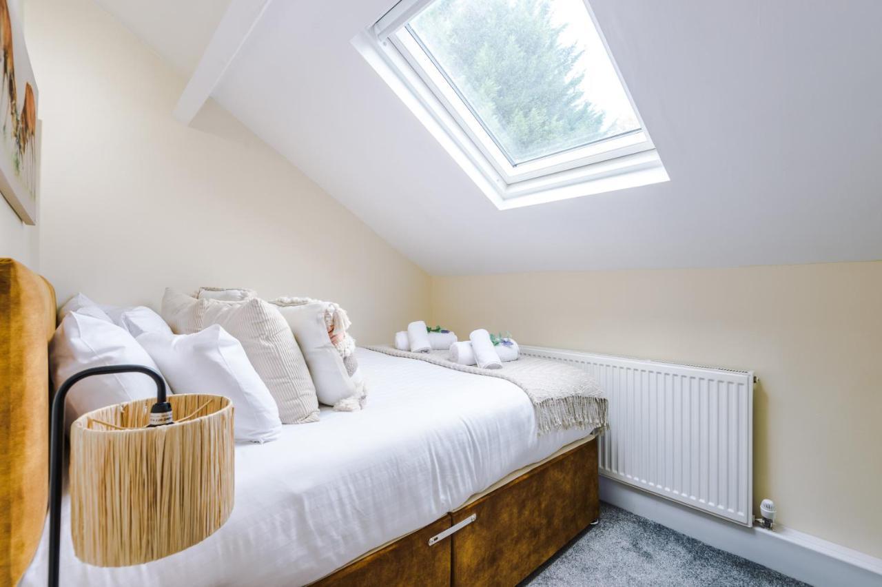 Charming 3-Bed Cottage In Chester, Ideal For Families & Workers, Free Parking - Sleeps 7 Екстериор снимка