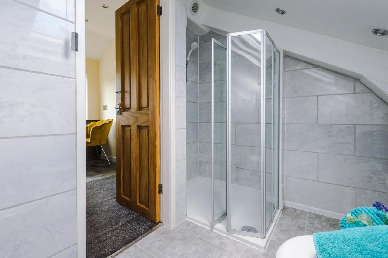 Charming 3-Bed Cottage In Chester, Ideal For Families & Workers, Free Parking - Sleeps 7 Екстериор снимка