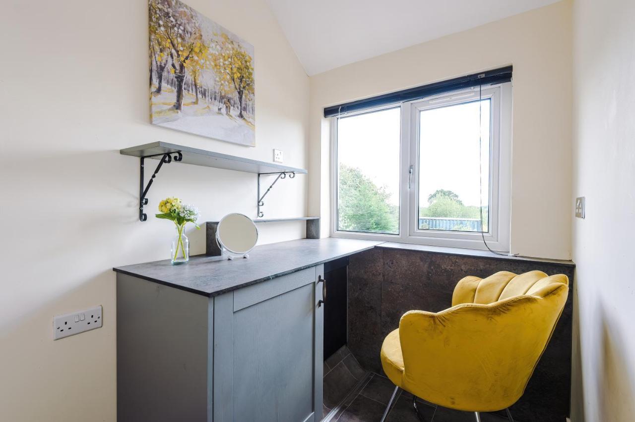 Charming 3-Bed Cottage In Chester, Ideal For Families & Workers, Free Parking - Sleeps 7 Екстериор снимка