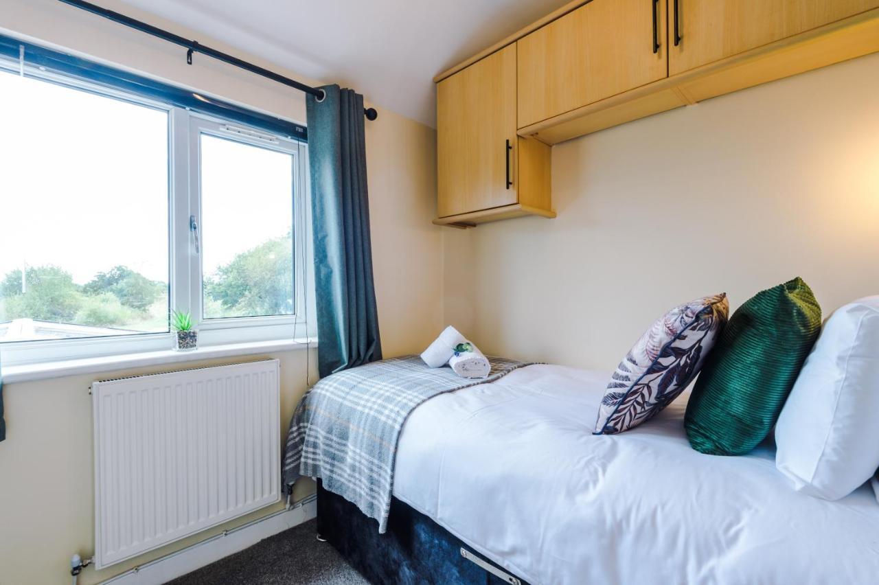 Charming 3-Bed Cottage In Chester, Ideal For Families & Workers, Free Parking - Sleeps 7 Екстериор снимка