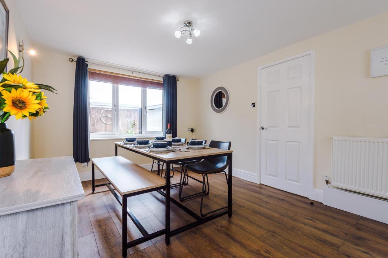 Charming 3-Bed Cottage In Chester, Ideal For Families & Workers, Free Parking - Sleeps 7 Екстериор снимка