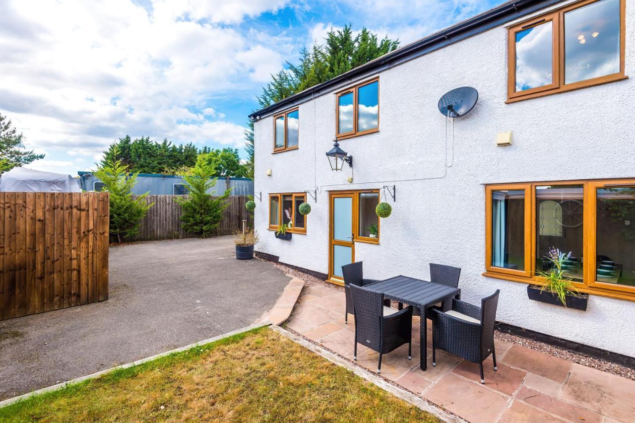 Charming 3-Bed Cottage In Chester, Ideal For Families & Workers, Free Parking - Sleeps 7 Екстериор снимка