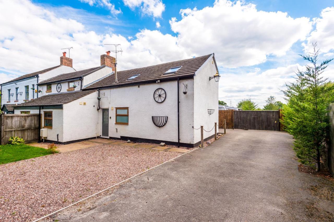 Charming 3-Bed Cottage In Chester, Ideal For Families & Workers, Free Parking - Sleeps 7 Екстериор снимка