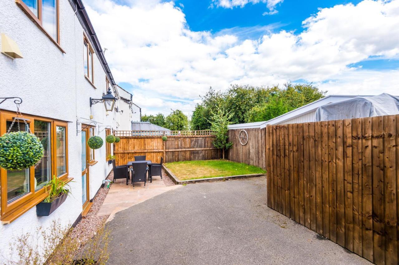 Charming 3-Bed Cottage In Chester, Ideal For Families & Workers, Free Parking - Sleeps 7 Екстериор снимка