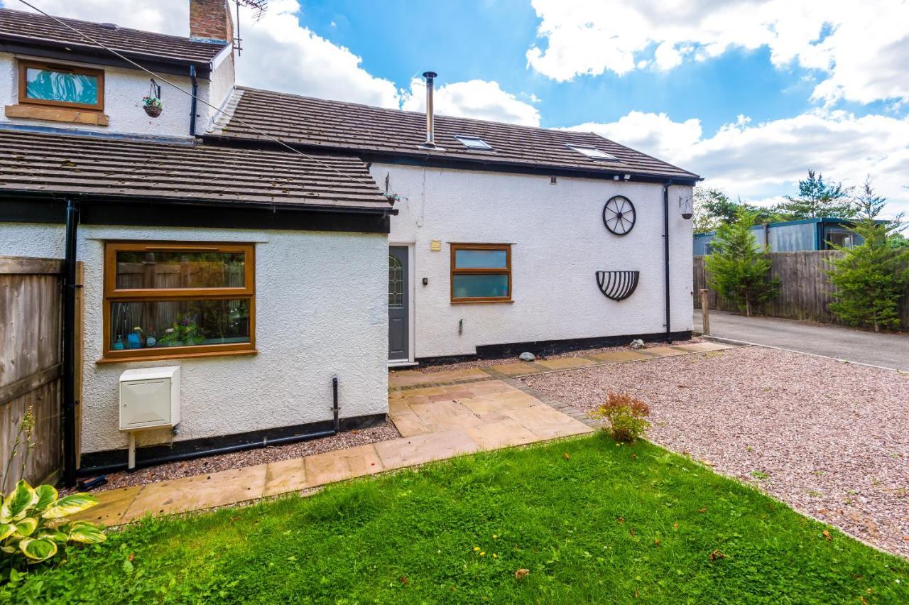 Charming 3-Bed Cottage In Chester, Ideal For Families & Workers, Free Parking - Sleeps 7 Екстериор снимка